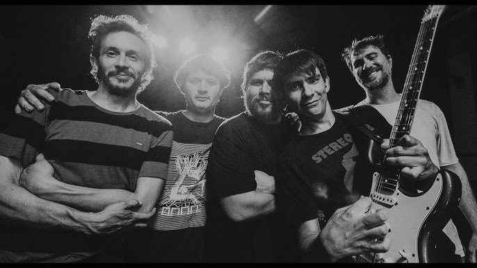 El Mató a un Policía Motorizado: 20 anos de barulho e um mergulho ao vivo nas origens