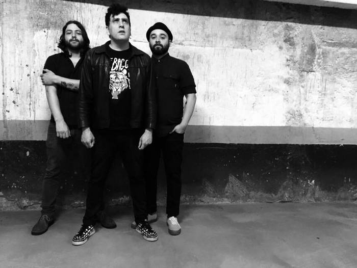 GABRIEL THOMAZ TRIO LANÇA ÁLBUM SOLO: “BABABABA”