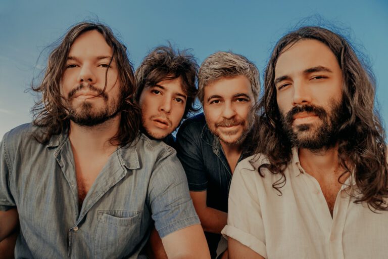 Maglore celebra 15 anos de carreira com show especial no Cine Joia