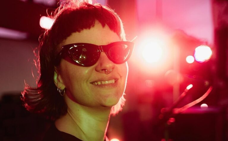 Under Floripa Entrevista: Mariel Maciel (Baterista da Dirty Grills)