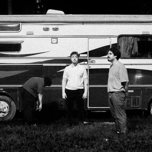 Zambrotta solta single que antecede disco de estreia!