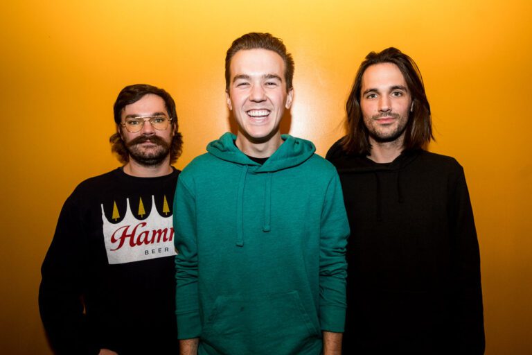 Tiny Moving Parts faz show único no Brasil neste domingo (13), em São Paulo