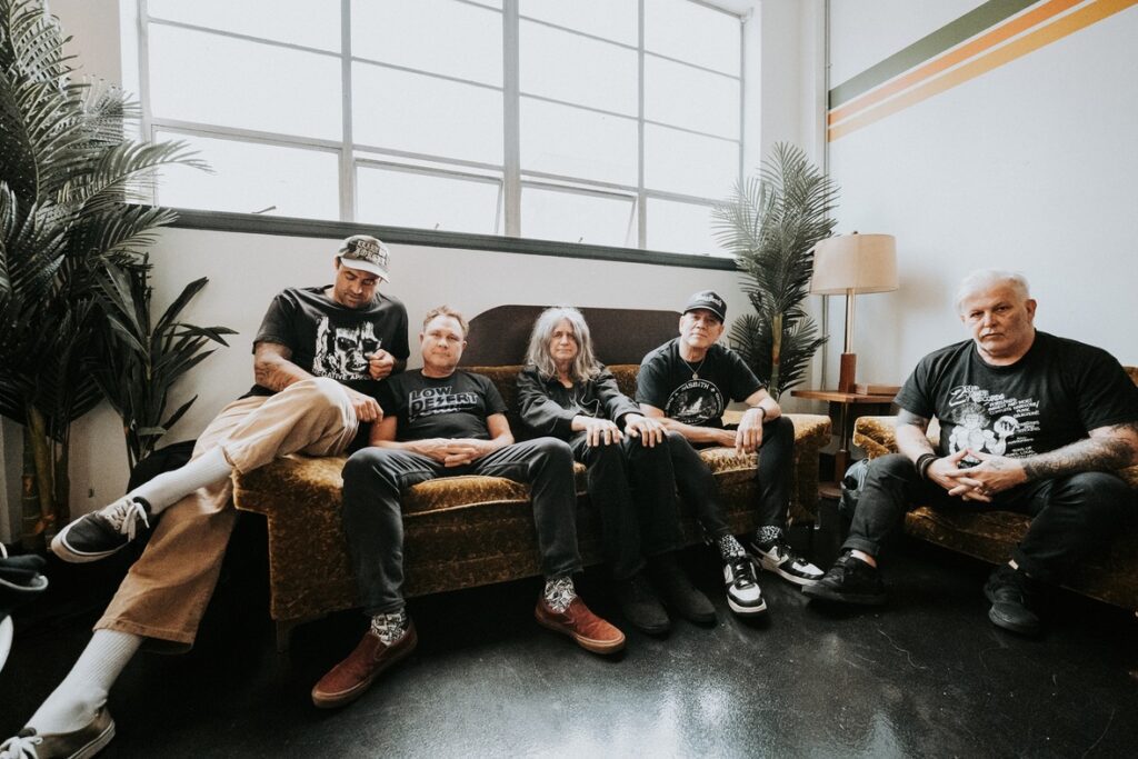 Lendas do punk californiano, Adolescents e T.S.O.L. fazem show conjunto em São Paulo