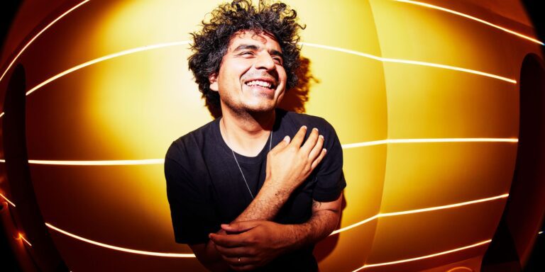 Helado Negro anuncia show único em São Paulo como aquecimento do Balaclava Fest 2025