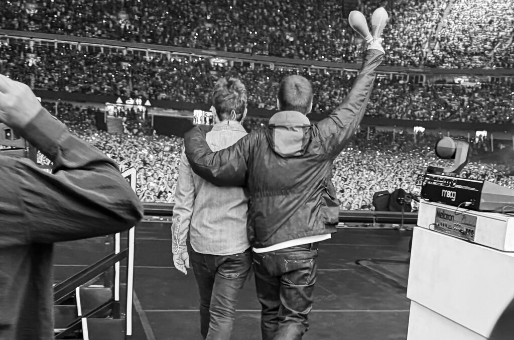 Assim foi o histórico retorno do Oasis: setlist, vídeos e mais sobre o primeiro show da turnê. 10