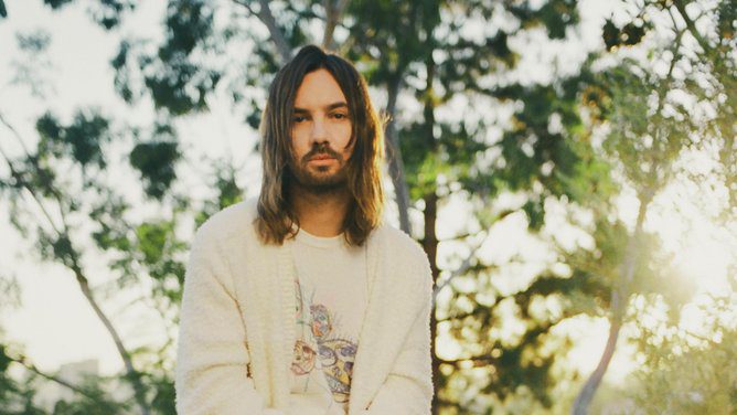 Tame Impala estreia na Columbia Records com “End of Summer”, nova faixa de sete minutos