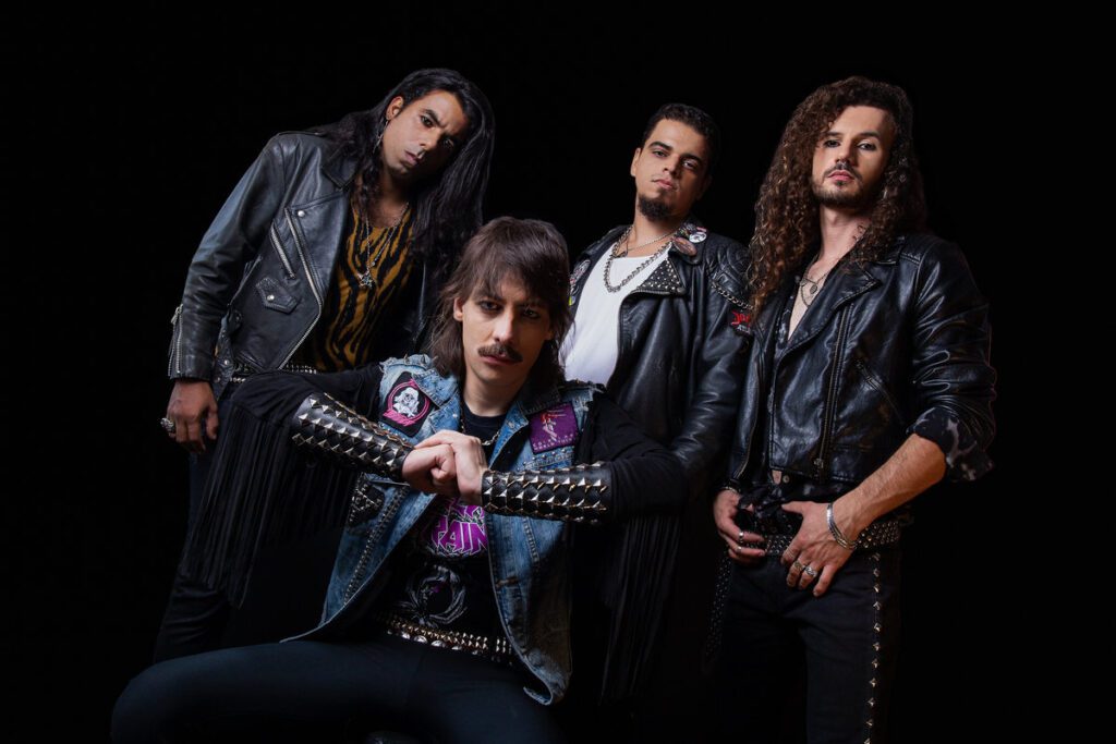 Hellway Train toca em Florianópolis no Desgosto Bar com abertura da Goaten