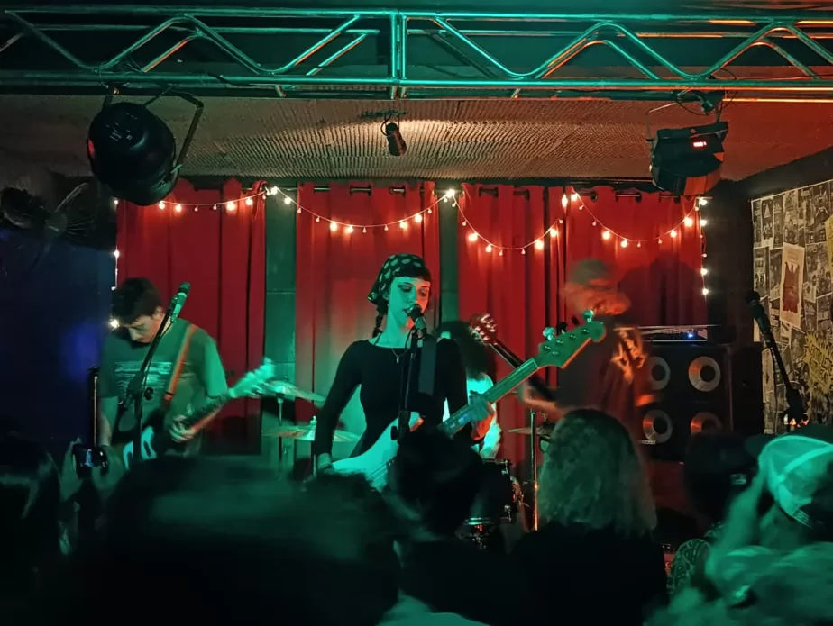 Centroleste, Cacofonia, Planoreal e Jonabug: uma noite no Inferninho 2