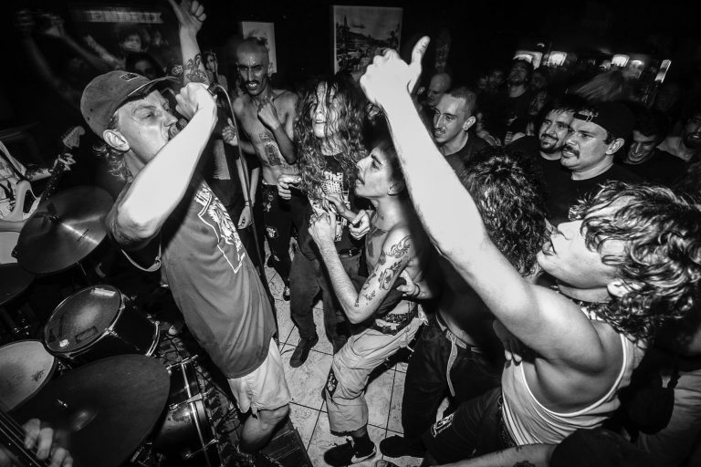 Bundang lança primeiro álbum pela Deck com show na Célula