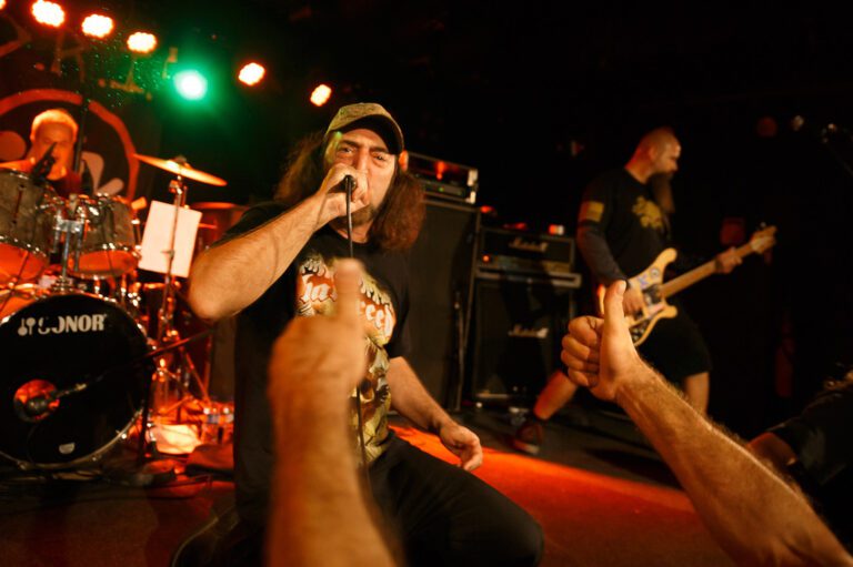 D.R.I. faz turnê pelo Brasil com Ratos de Porão em março de 2026