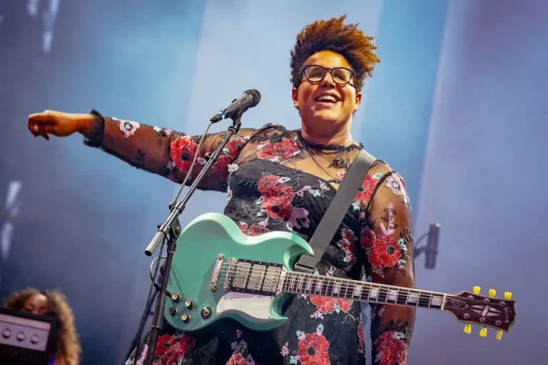 Alabama Shakes renasce após 10 anos com single inédito e turnê mundial