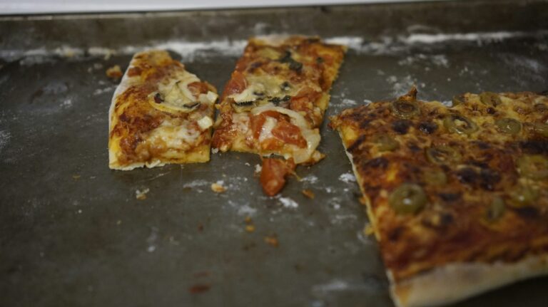 Raimundos abrindo pro Guns N’ Roses. Sério?