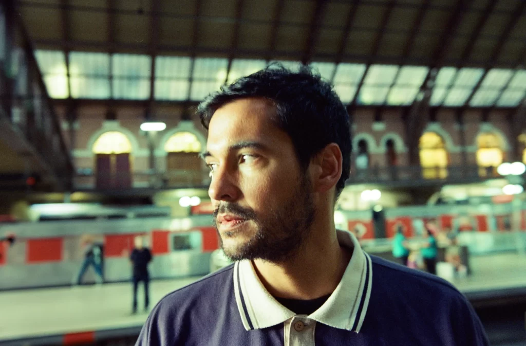 Ale Sater abre o show da Bôa no Cine Joia em novembro