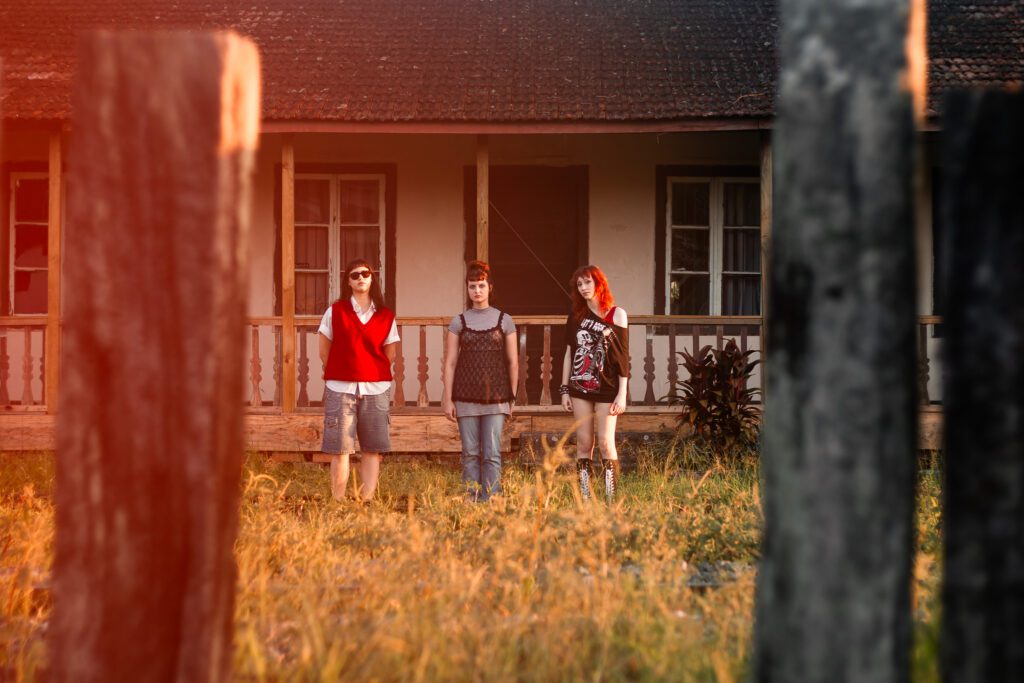 Cacofonia: o grito feminista que sacode (e renova) o punk catarinense