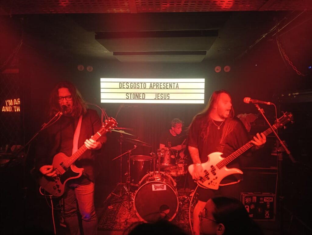 Depois de oito anos, Stoned Jesus volta a Floripa em noite apoteótica