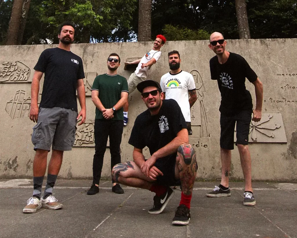 Abraskadabra desembarca no Célula para feriado com ska, energia e casa lotada