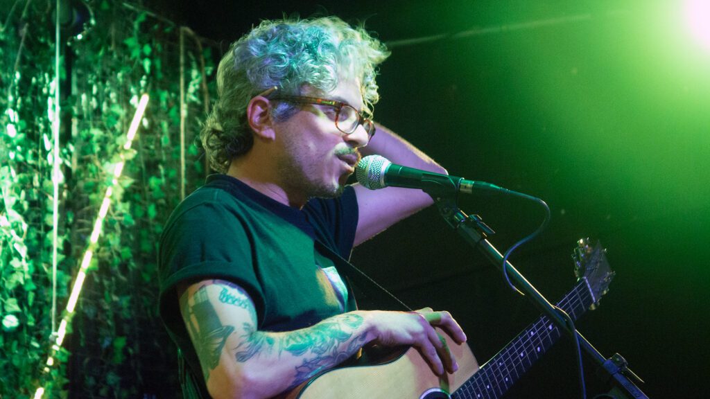 Em casa com Mike Kinsella: Owen no Jai Club 2