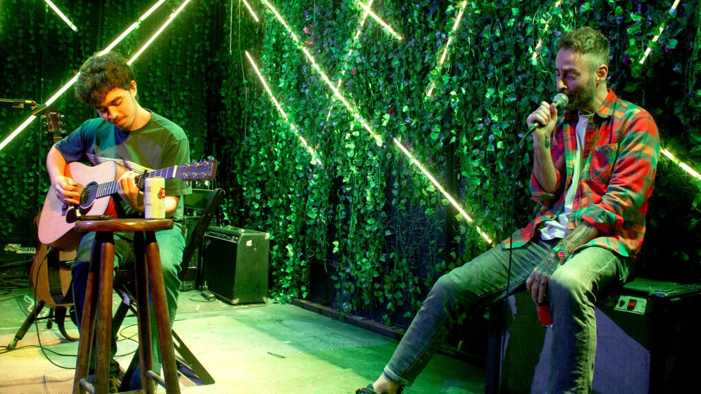 Em casa com Mike Kinsella: Owen no Jai Club 6