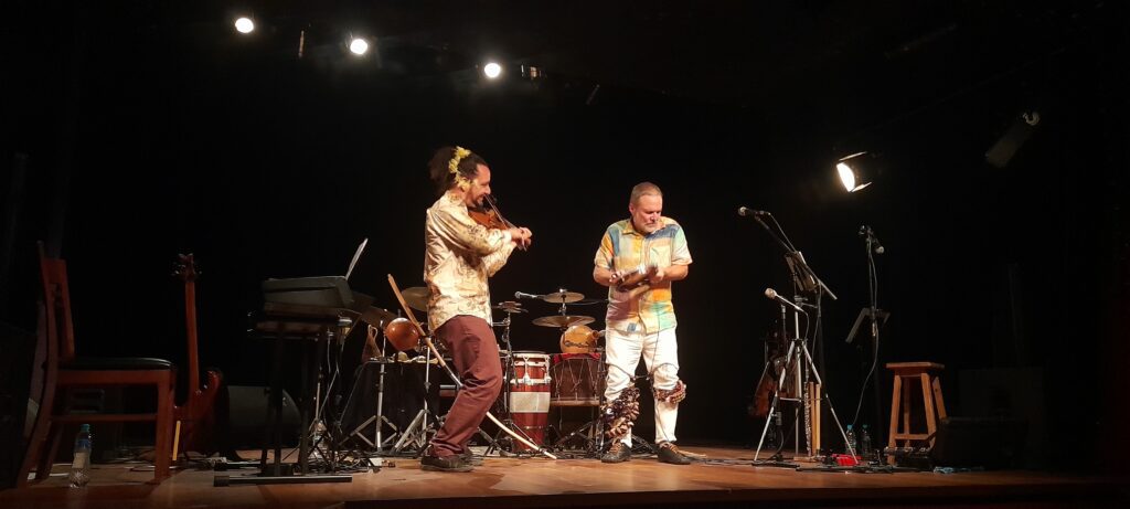 As paisagens e conexões de Ari Colares e sua canoa no Centro da Terra – ou: a prática e lúdica São Paulo 4