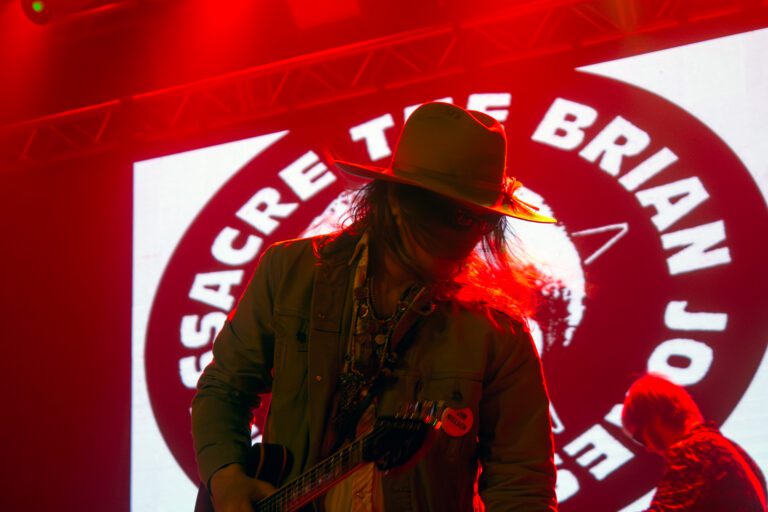 A Ontologia do Foda: O Rock segundo Anton Newcombe