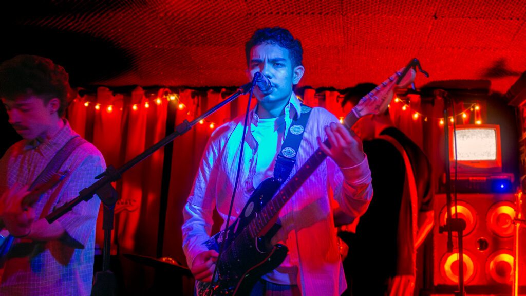 Um sábado à noite na João Pinto: Pedro Lanches, Cranqz e Tapete Tapete no Inferninho 2