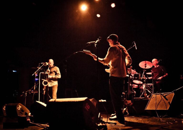 Dean Wareham e Vapors of Morphine fazem show único no Cine Joia, em São Paulo