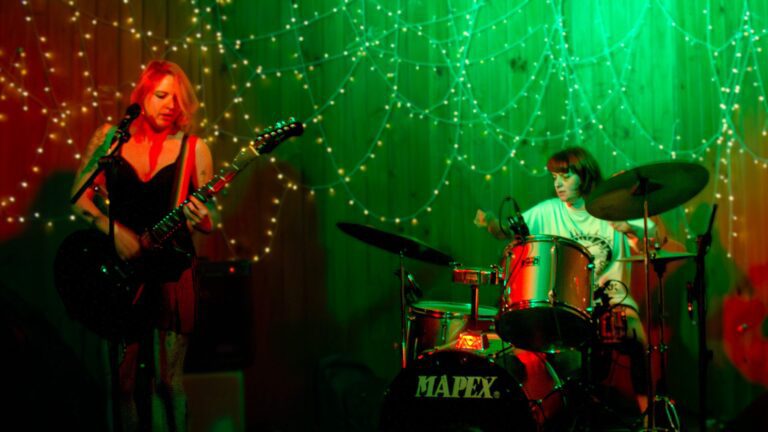 Festival Punk Rock da Raça ocupa a Célula no sábado dia 24 de janeiro