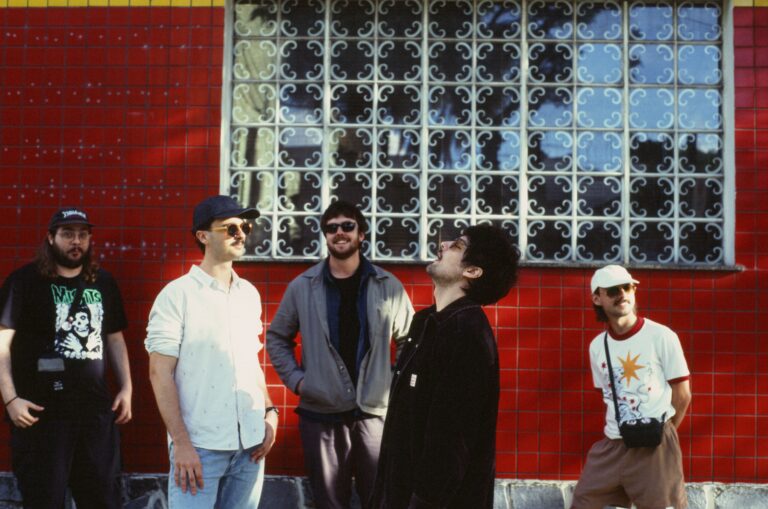 Minimalismo-maximalista: Sorosoro antecipa álbum de estreia com novo single