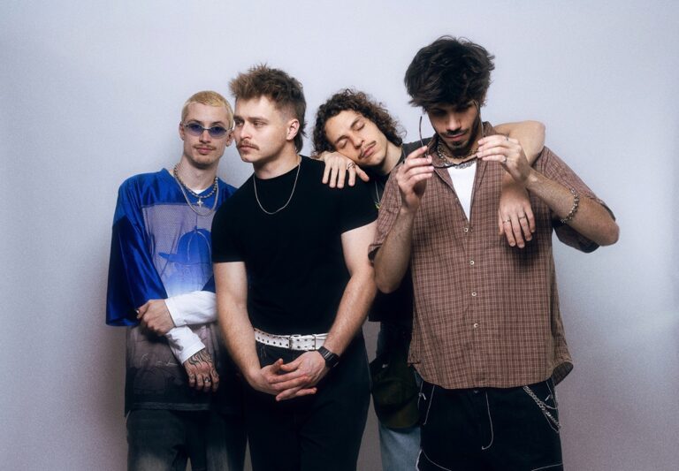 O Boto lança “Assiar”, single que reflete amadurecimento emocional