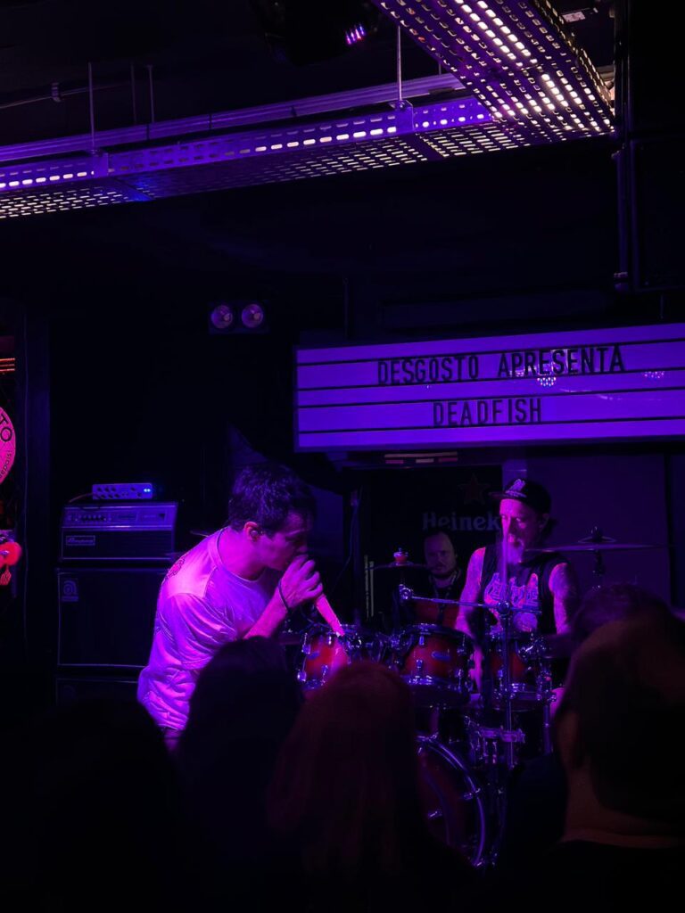 Dead Fish Revisita “Afasia” Na Íntegra Em Show Histórico No Desgosto 3 Dead Fish revisita “Afasia” na íntegra em show histórico no Desgosto 2