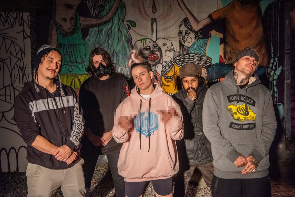 Machete Bomb cruza Santa Catarina em série de shows ao lado de nomes da cena local