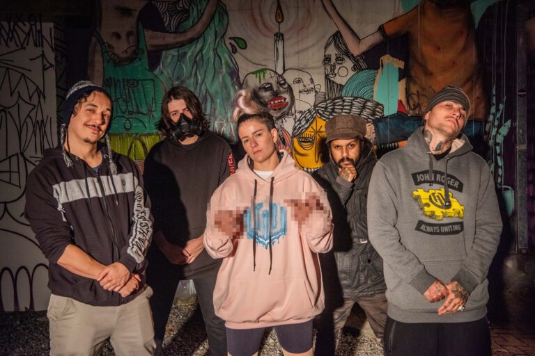 Machete Bomb cruza Santa Catarina em série de shows ao lado de nomes da cena local