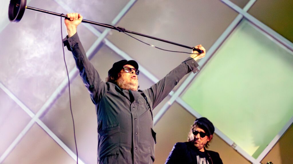 Cachorro Grande transforma o Cine Joia em um pequeno universo particular 4