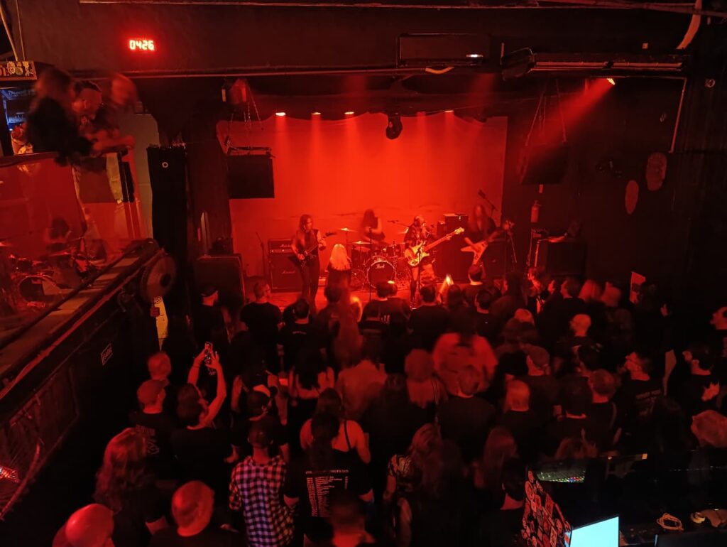 Florianópolis recebe Lucifer no Célula em show intenso marcado por atmosfera e memória 4