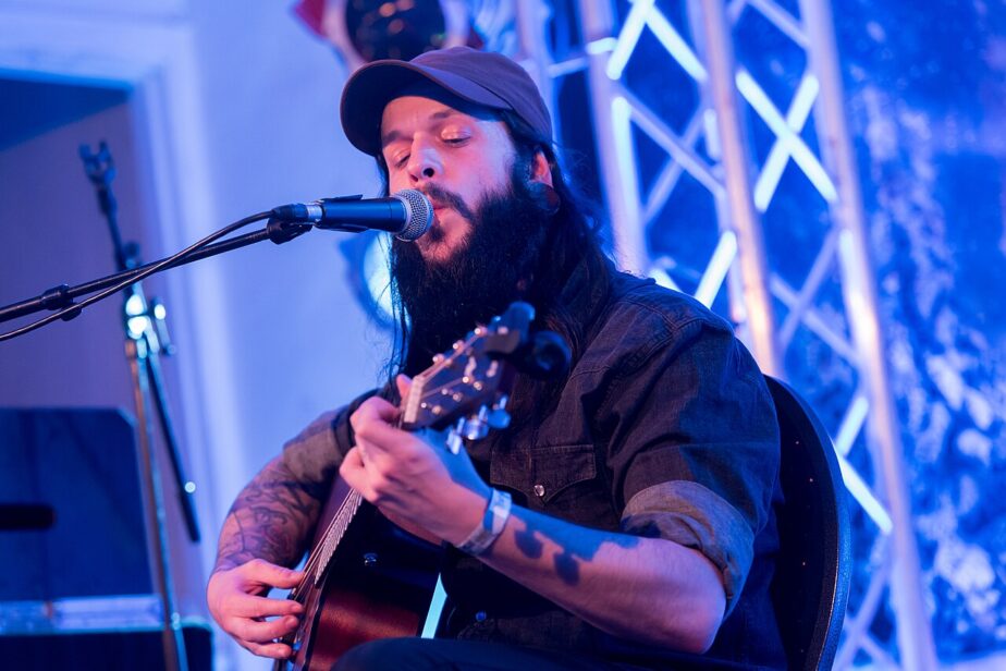 Shawn James fará turnê no Brasil com três apresentações em agosto
