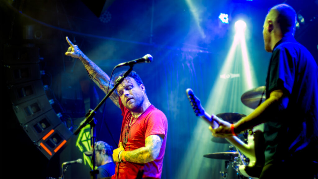 Termodinâmica: Stick To Your Guns &Amp; Bane No Hangar 110 5 Termodinâmica: Stick to Your Guns & Bane no Hangar 110 4