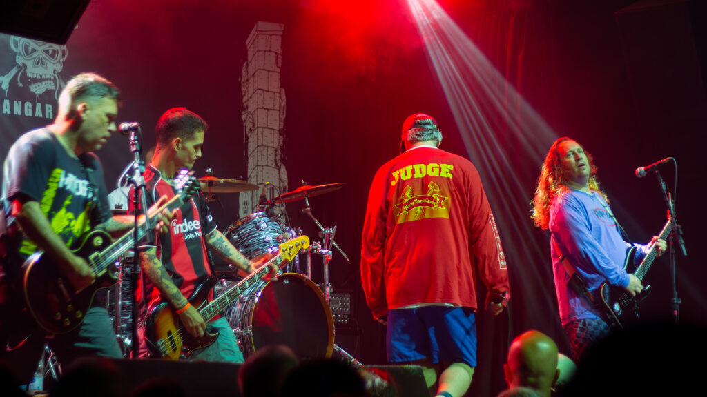 Termodinâmica: Stick To Your Guns &Amp; Bane No Hangar 110 9 Termodinâmica: Stick to Your Guns & Bane no Hangar 110 8