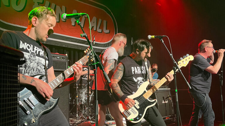 Authority Zero e No Fun At All farão turnê conjunta pelo Brasil; São Paulo ganha data extra