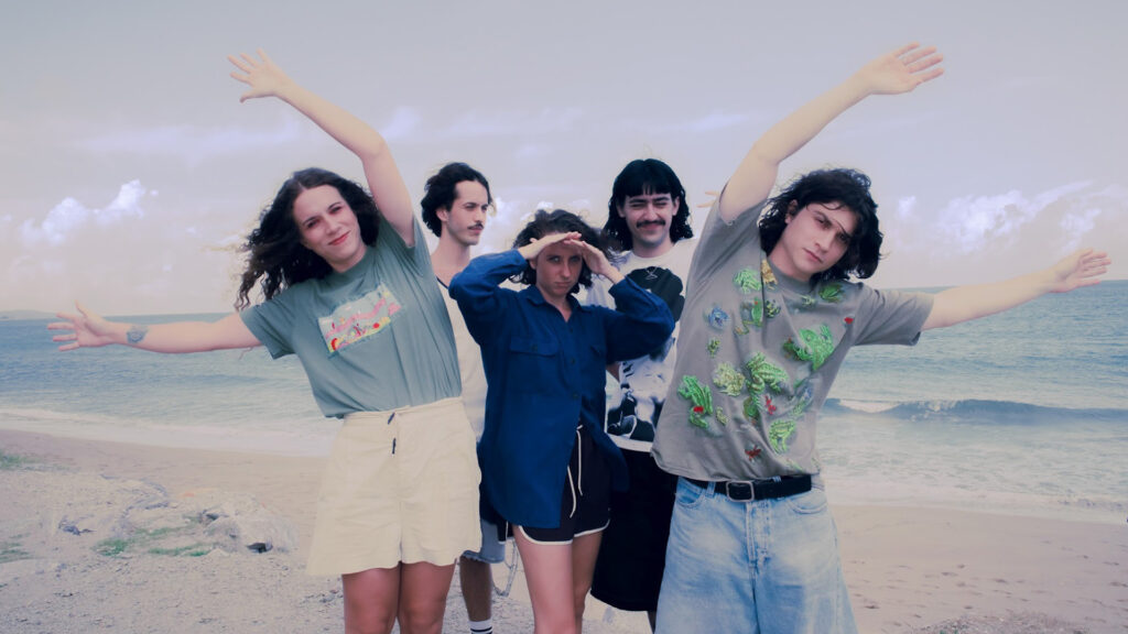 Exclusive Os Cabides anuncia EP Feliz e triste ao mesmo tempo e turnê com mais de 15 shows pelo Brasil