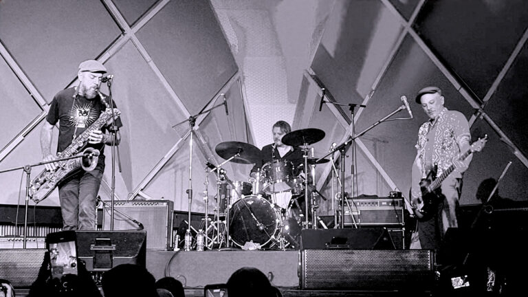 Dean Wareham e Vapors of Morphine celebram legados do indie no Cine Joia