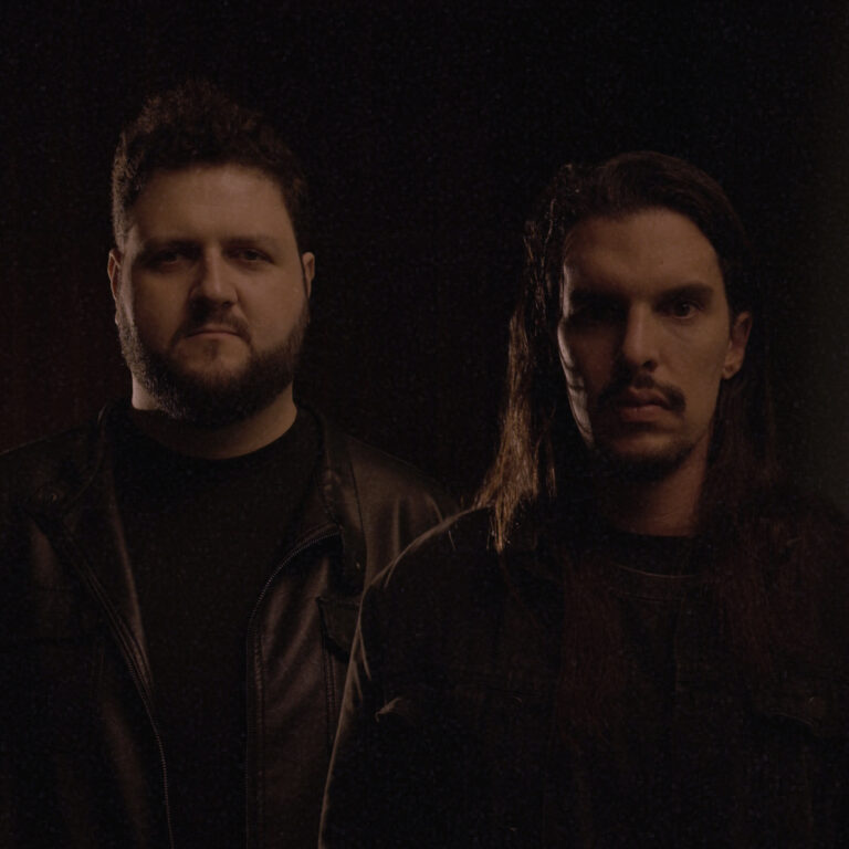 Deadpan anuncia retorno após hiato e sobe ao palco do Célula Showcase em Florianópolis