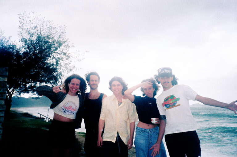 Exclusive Os Cabides apresenta novo EP em show ao lado da Pelados em Florianópolis