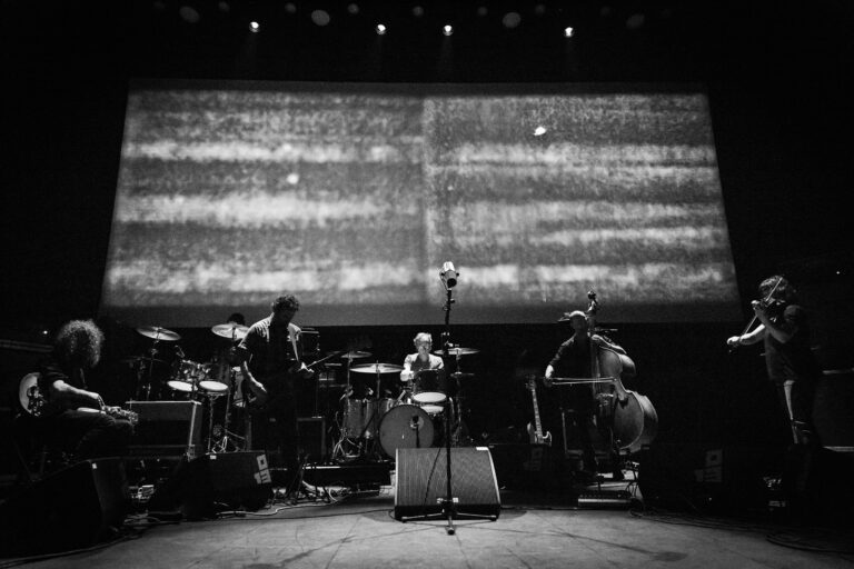 Godspeed You! Black Emperor vem ao Brasil pela primeira vez para show único em São Paulo