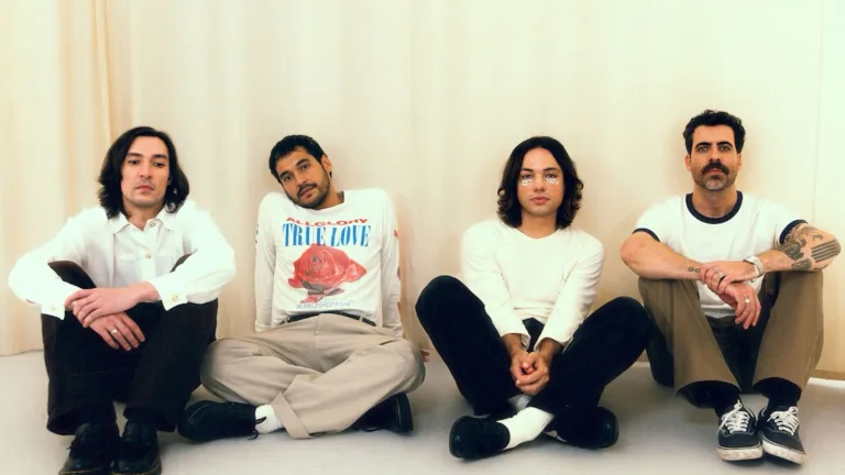 Terno Rei celebra 10 anos de “Essa Noite Bateu” com show especial em Florianópolis
