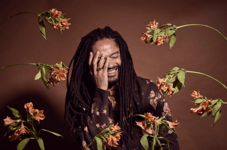 Evandro Okàn participa do Papo João Rock e apresenta espetáculo inspirado na ancestralidade africana.