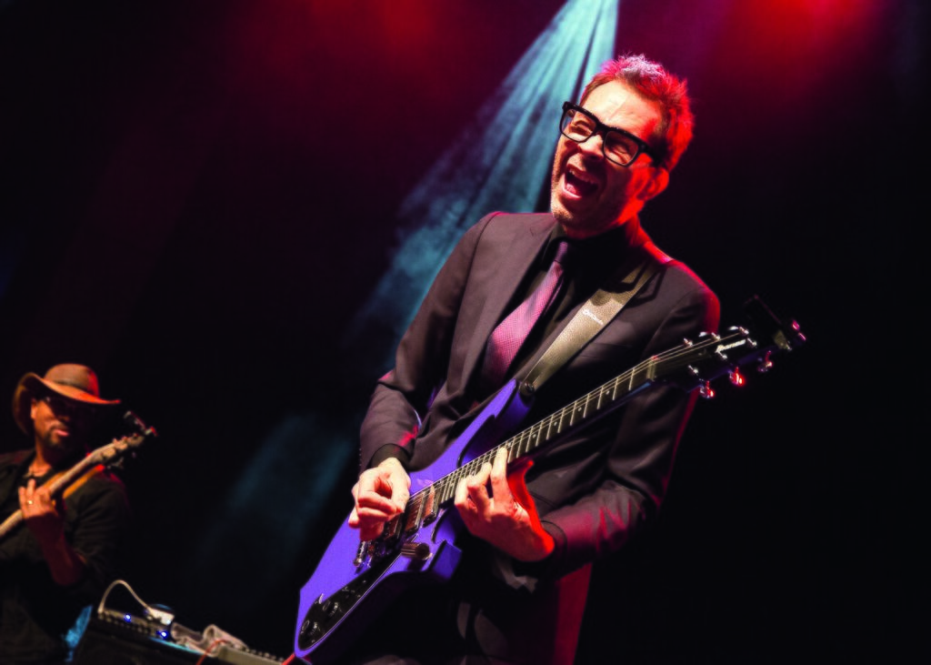 Paul Gilbert retorna ao Brasil com shows em Curitiba e São Paulo em setembro