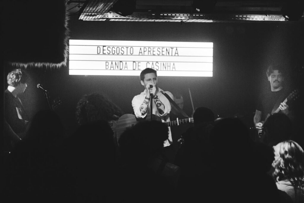 Banda De Casinha Na Desgosto (Sc) – Pertencimento, 3 Bandas E Questionamentos. 5 BANDA DE CASINHA NA DESGOSTO (SC) – PERTENCIMENTO, 3 BANDAS E QUESTIONAMENTOS. 4