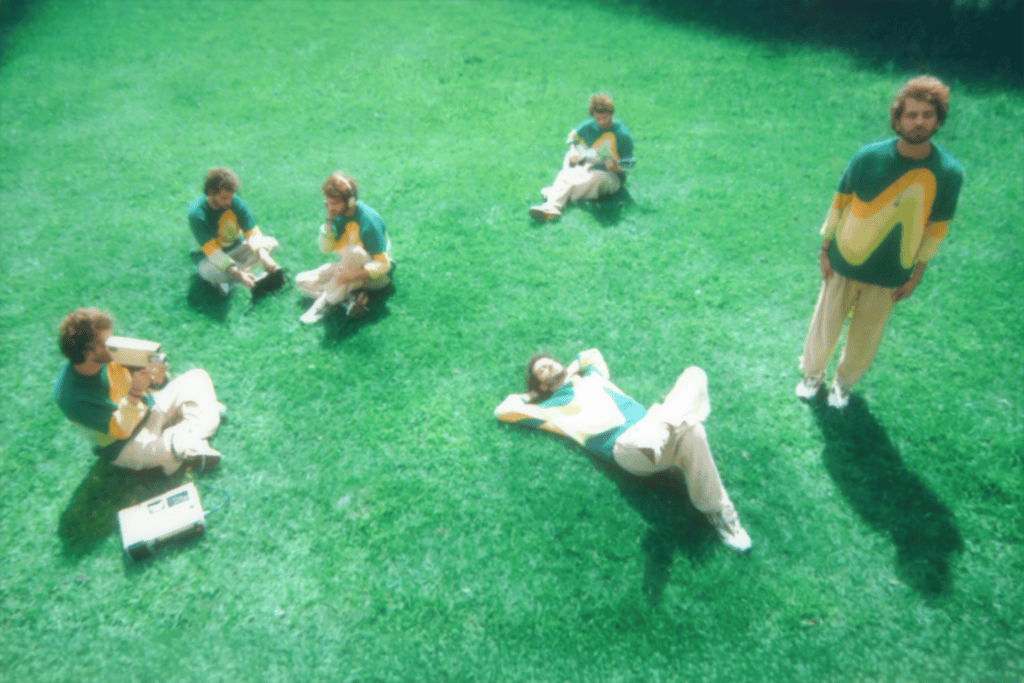 LATE AGAIN, LANÇA SINGLE “CRAZY OR STUPID”.