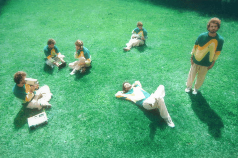 LATE AGAIN, LANÇA SINGLE “CRAZY OR STUPID”.