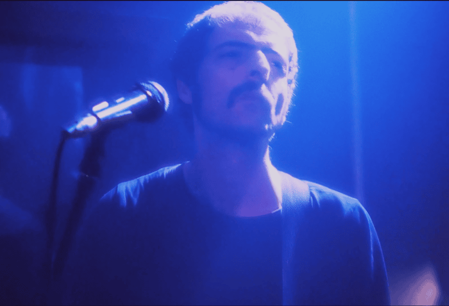 Rod Krieger mergulha na psicodelia em live session gravada no estúdio Maquinaria